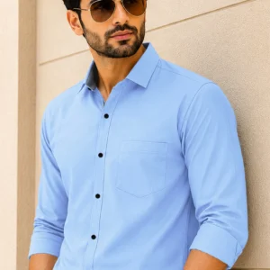 Men Regular Fit Solid Spread Collar Casual Shirt
